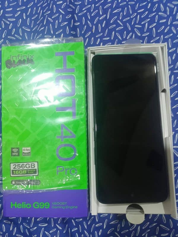 Infinix Hot 40 pro 10 by 10 all ok box or charger bi shat ha 5