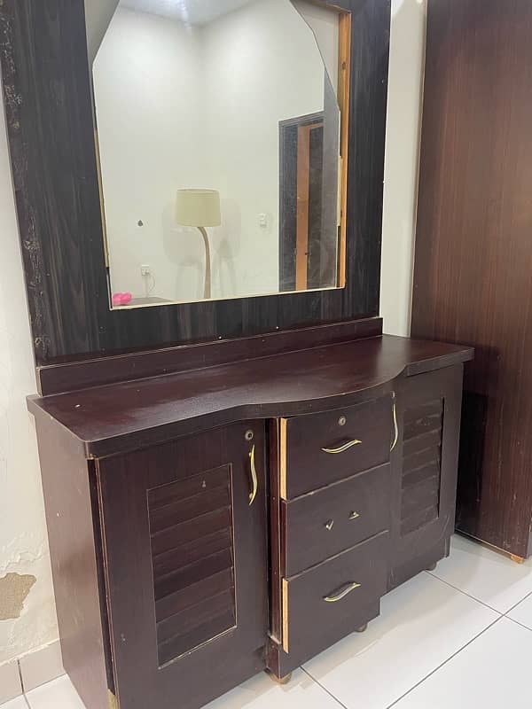 brown dressing table 1