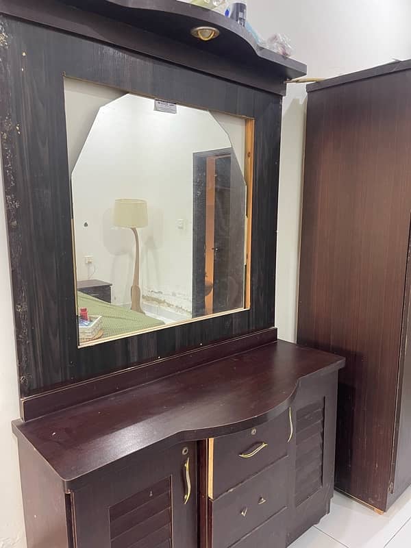 brown dressing table 2