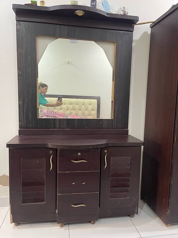 brown dressing table 6