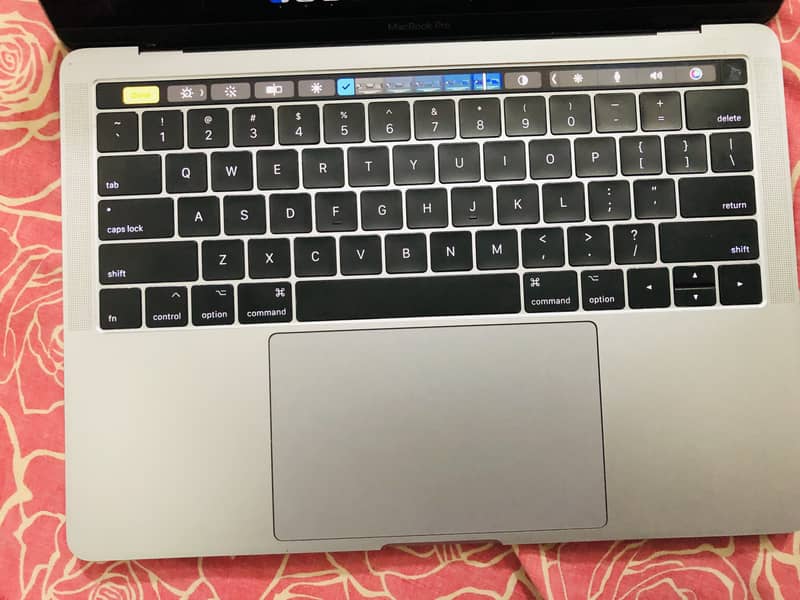 Macbook Pro 2017 16/512gb touchbar 1