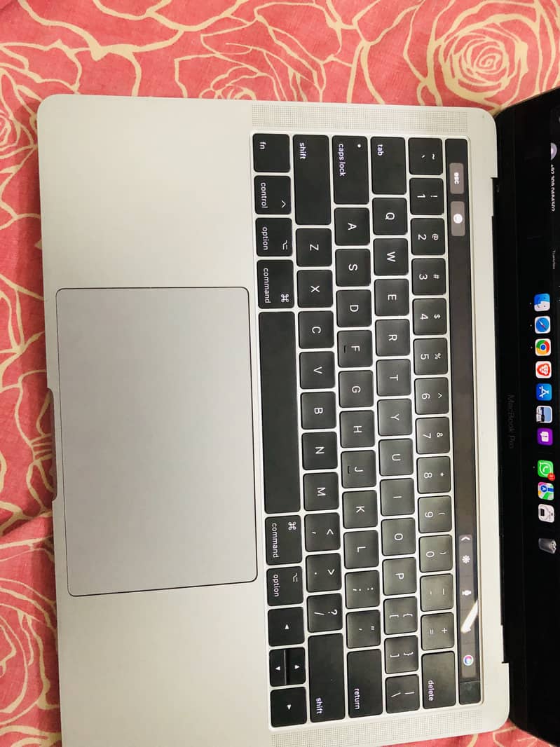 Macbook Pro 2017 16/512gb touchbar 11