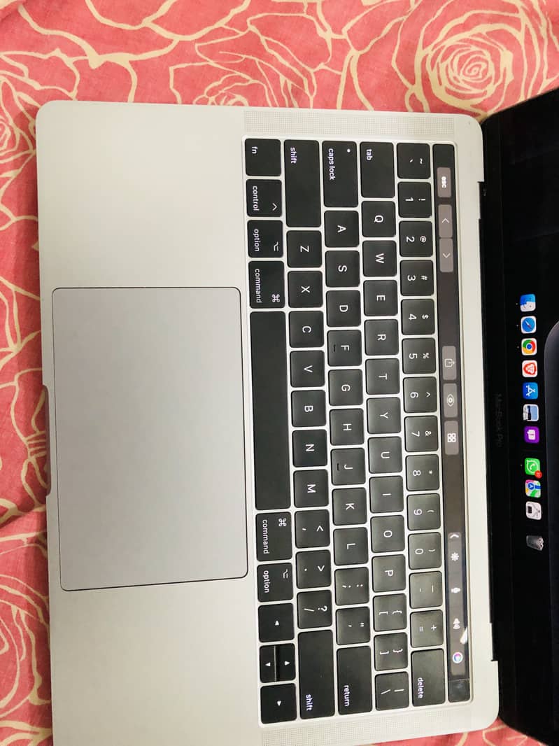 Macbook Pro 2017 16/512gb touchbar 12