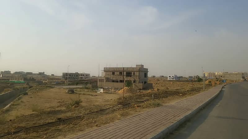 272sq yd plot in Precicnt-6 FOR SALE. Most developing precicnt of BTK near Bahria Heights 0