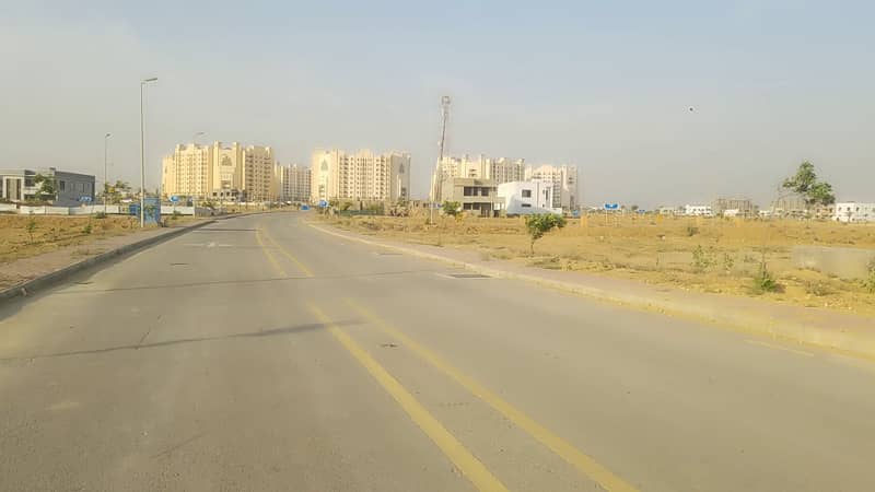 272sq yd plot in Precicnt-6 FOR SALE. Most developing precicnt of BTK near Bahria Heights 30