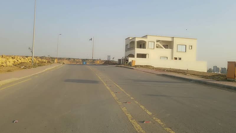 272sq yd plot in Precicnt-6 FOR SALE. Most developing precicnt of BTK near Bahria Heights 36