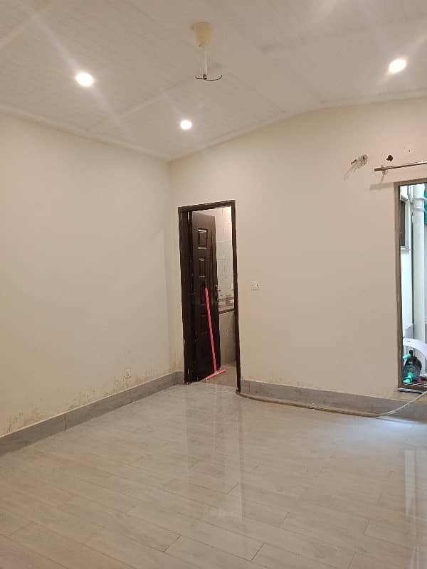 4 marla seperate gate lower portion for rent in psic society near lums dha lhr 5