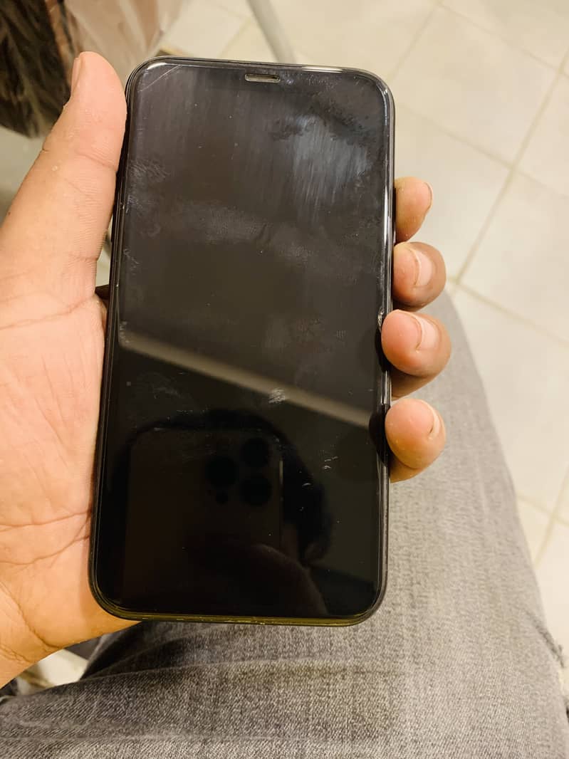 I Phone XR Non PTA 128 GB 6