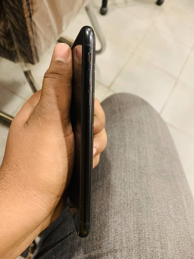 I Phone XR Non PTA 128 GB 9