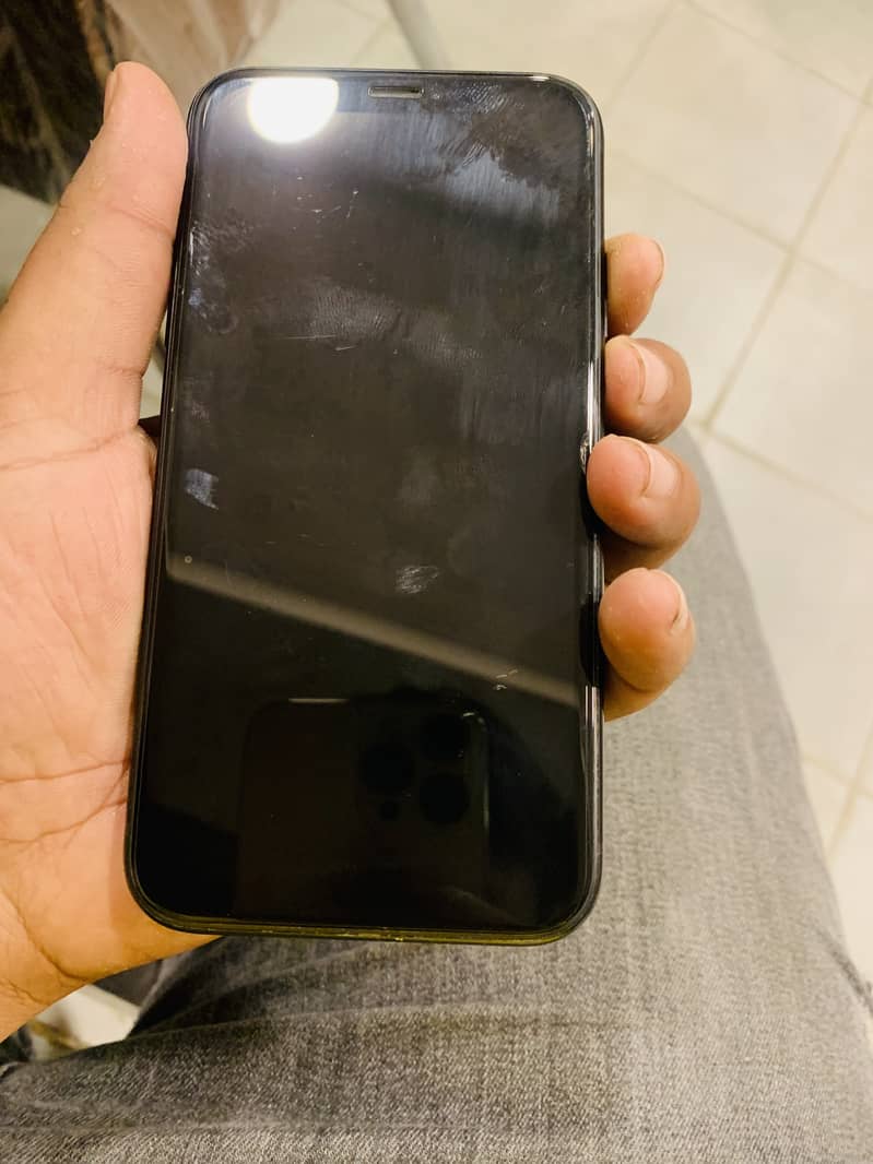 I Phone XR Non PTA 128 GB 10