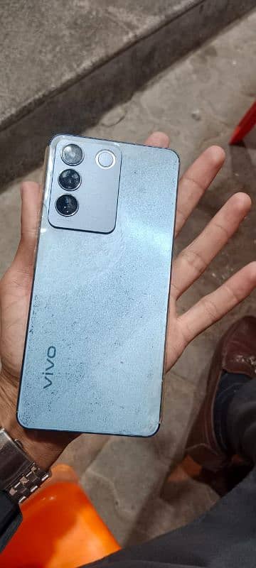 vivo v27e Condition 10/10 all ok urgent sale only 2 month use full box 1