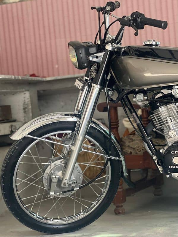 very good condition honda 125 1