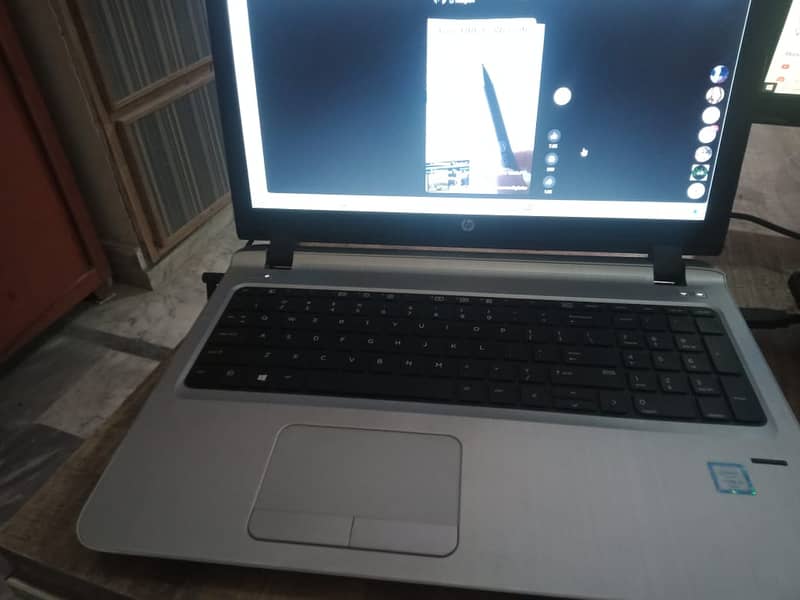 i5 6th gen, hp Ptobook  450 G3128 ssd, 12 gb ram 7