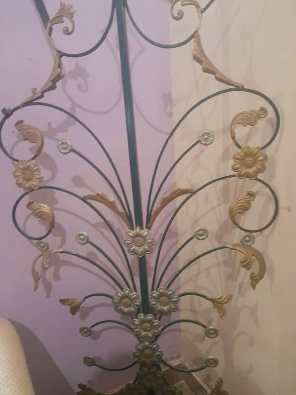 decorative piece 0