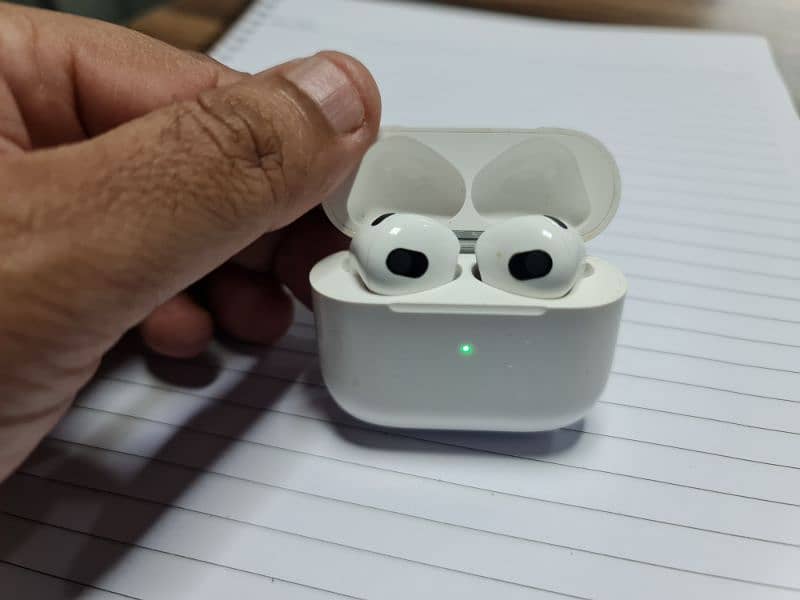 Airpod 3rd Gen Gold edition 3