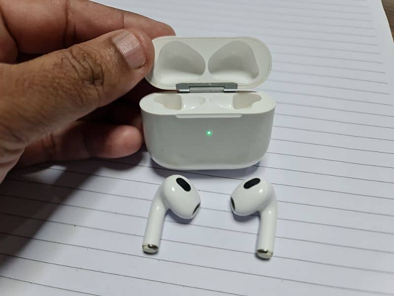 Airpod 3rd Gen Gold edition 4