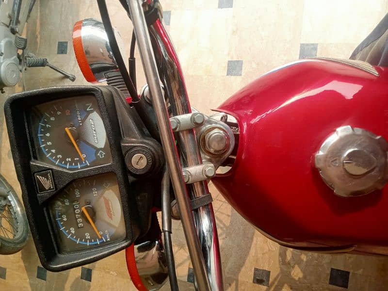 Honda 125cg  New condition 9