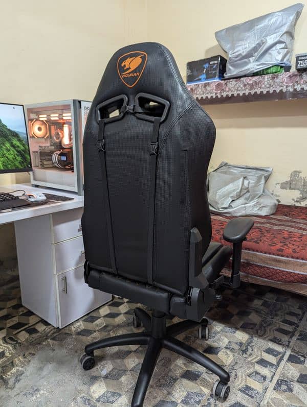 COUGAR Explore Gaming Chair with Box - Like New & Premium Quality 1