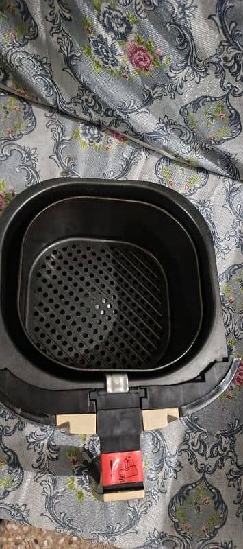 West Point Air Fryer Slightly Used  WF - 5255 (Black) 7