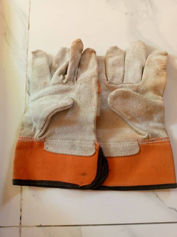 Heavy Gloves For sale 2