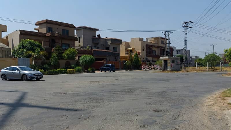 10 Marla 60-Feet Road Ideal Location Near Park Mosque Market Plot For Sale 2