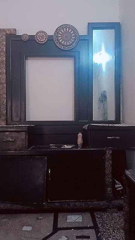 dressing table or showcases is only 30thousand 1