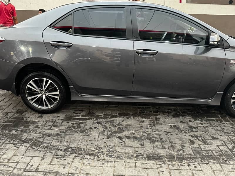 Toyota Corolla Altis 2018 4