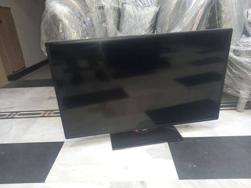 Sony Led Tv smart 42 inch good condition no fault 2