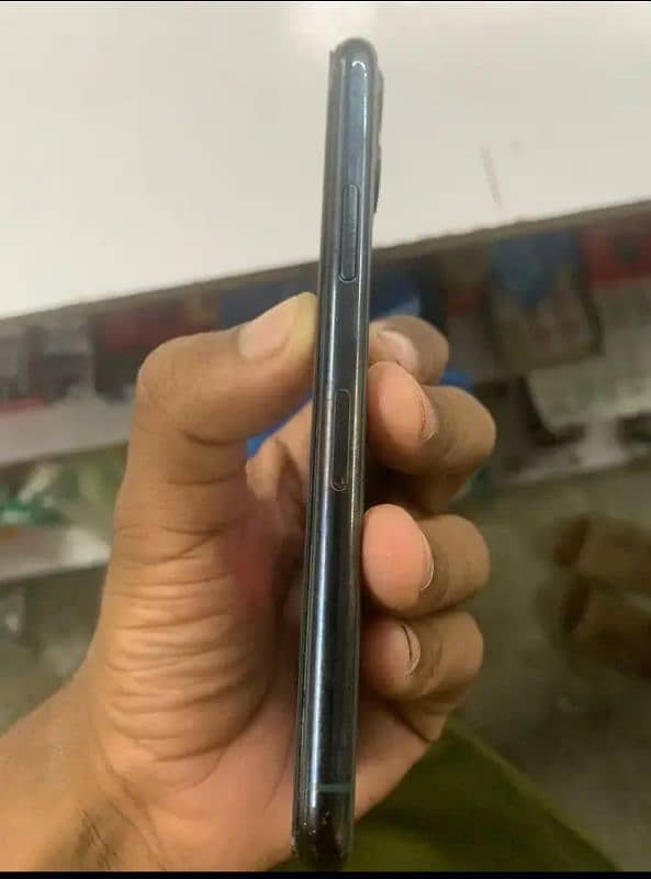 iPhone 11 pro 64 GB non pta 5