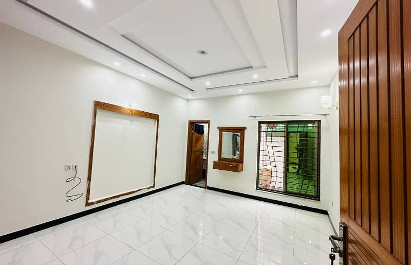 5 Marla luxury Modern House available For RENT In Paragon City Lahore 9