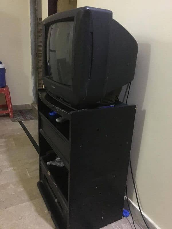 TV with trolley 2