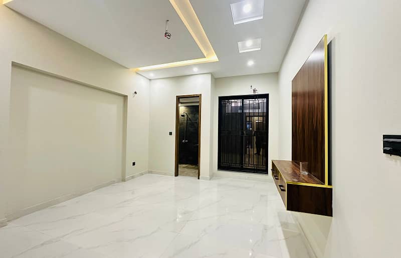 5 Marla luxury Modern House available For RENT In Paragon City Lahore 3