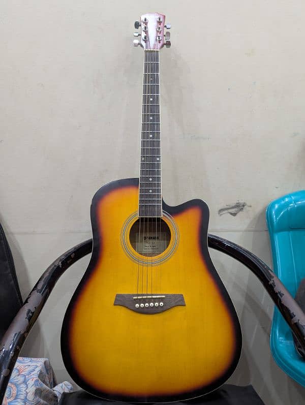 Yamaha Jumbo Semi Acoustic guitar for sell 0