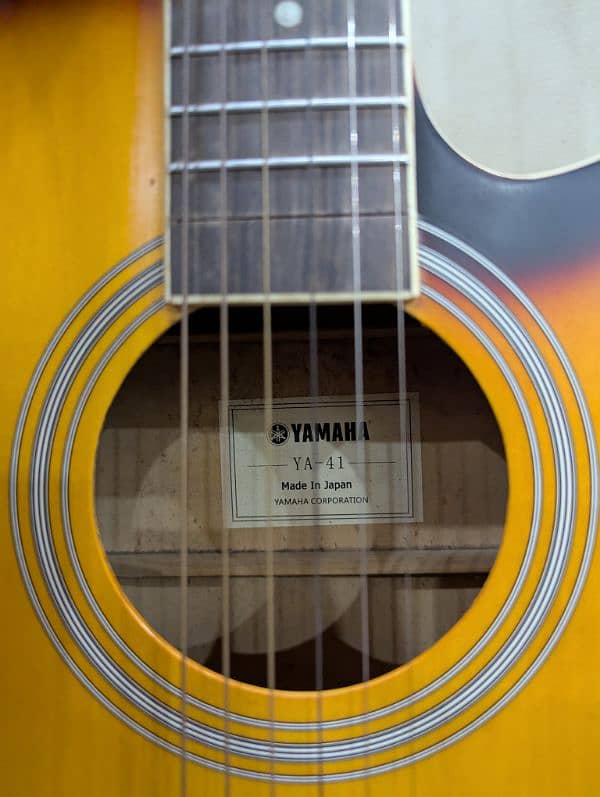 Yamaha Jumbo Semi Acoustic guitar for sell 2