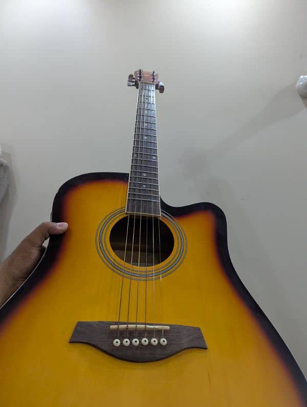 Yamaha Jumbo Semi Acoustic guitar for sell 3