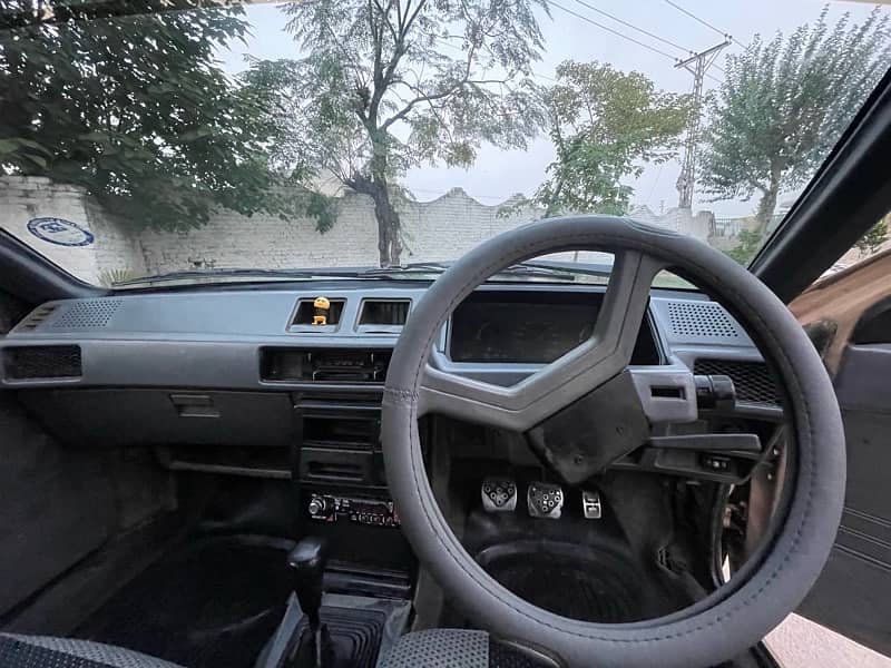 Mitsubishi Lancer 1987 exchange possible 5