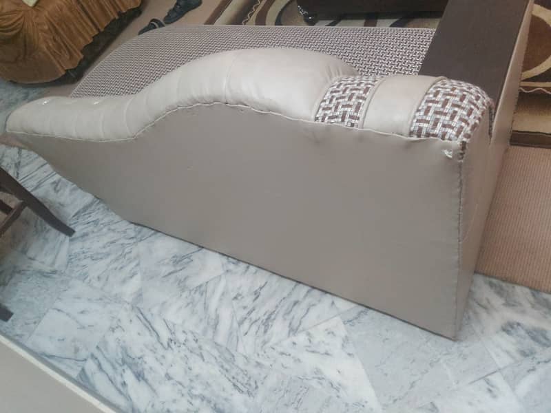 Dewan Sofa 0