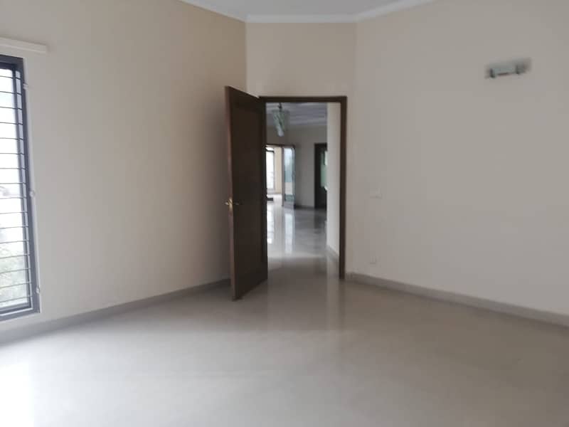 2 Kanal Upper Portion Separate Gate 3Beds Drawing Dinning Tv Lounge Kitchen 4 Car Parking Terrace Tile Flooring Kitchen Store Servant Quarter In DHA Phase 2 1