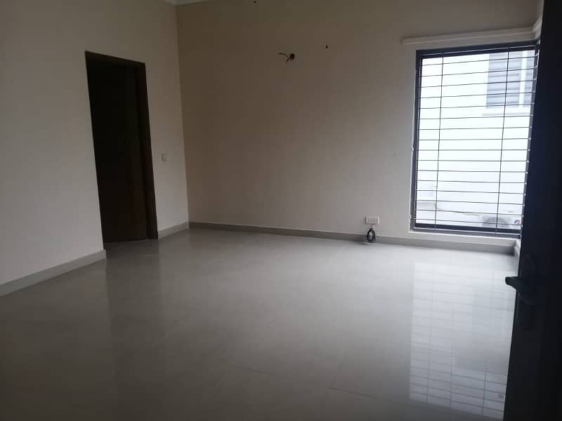 2 Kanal Upper Portion Separate Gate 3Beds Drawing Dinning Tv Lounge Kitchen 4 Car Parking Terrace Tile Flooring Kitchen Store Servant Quarter In DHA Phase 2 5