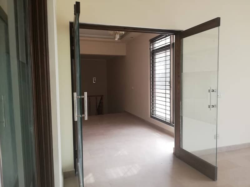 2 Kanal Upper Portion Separate Gate 3Beds Drawing Dinning Tv Lounge Kitchen 4 Car Parking Terrace Tile Flooring Kitchen Store Servant Quarter In DHA Phase 2 24