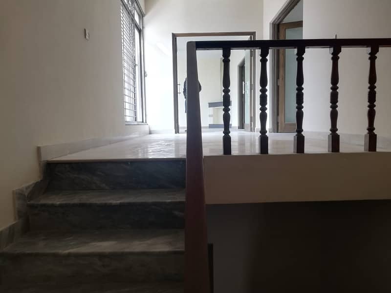 2 Kanal Upper Portion Separate Gate 3Beds Drawing Dinning Tv Lounge Kitchen 4 Car Parking Terrace Tile Flooring Kitchen Store Servant Quarter In DHA Phase 2 35