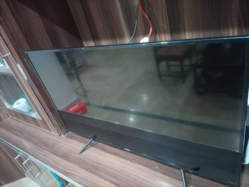 Haier 40 inch LED TV 3