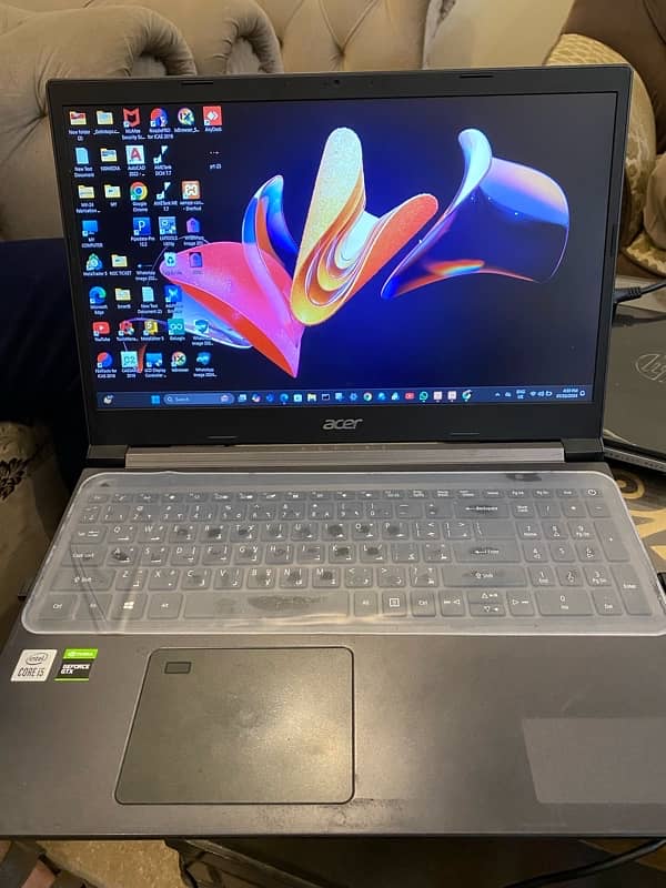 Aspire 7 Acer i5 10gen RTX graphics 4GB 3