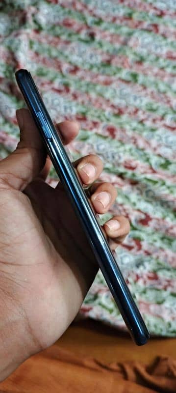 redmi not 9 pro box with charger 10/10 condition 2