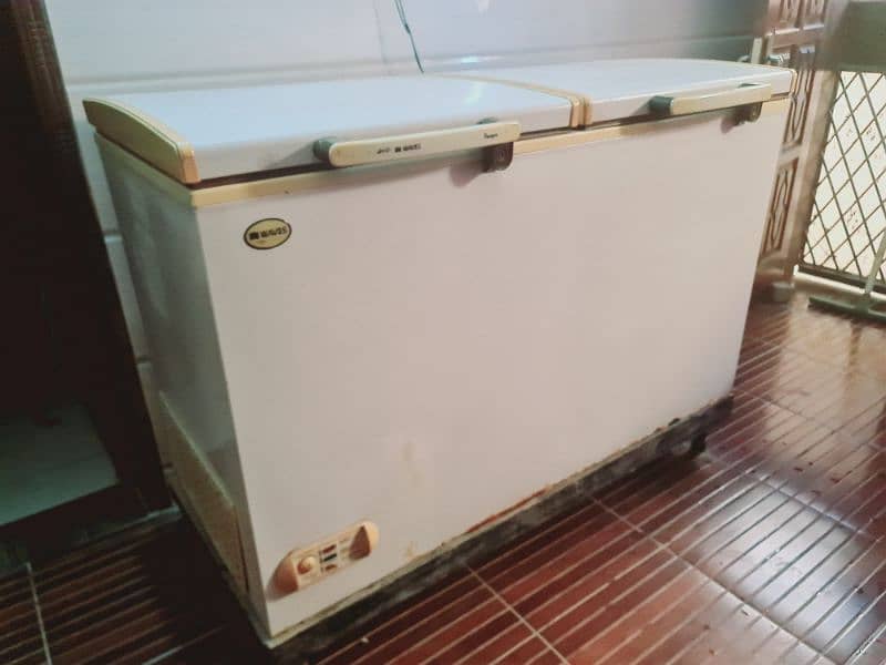 Waves Triplet 2 Door Deep Freezer 1