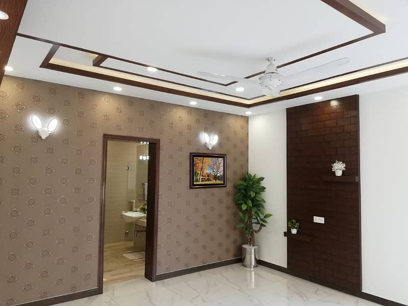 1 Kanal Upper Portion Separate Gate (Brand New) 2 Bed Attach Bath Tile Flooring Tv lounge Side Terrace Kitchen Store In DHA Phase 8 Near Broadway 41