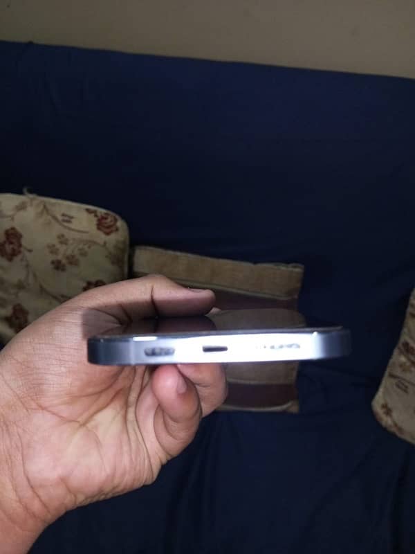 iPhone 13 Pro Max 256 gb jv  non pta 5