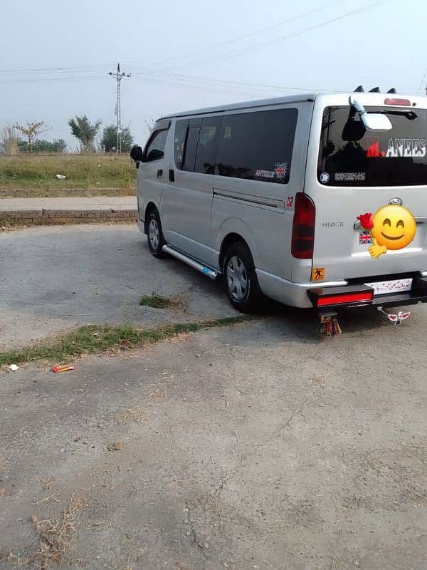 Toyota hiace 9