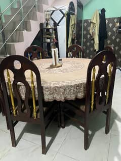 Dining Table with 6 chairs