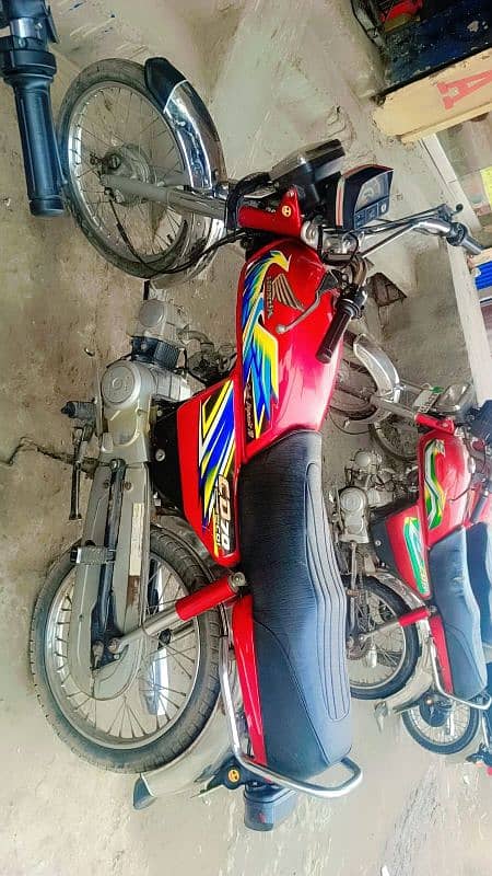 2024 70cc bike red colour 10/10 4